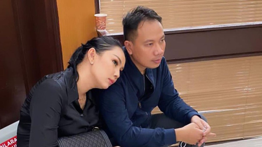 Kalina Oktarani dan Vicky Prasetyo