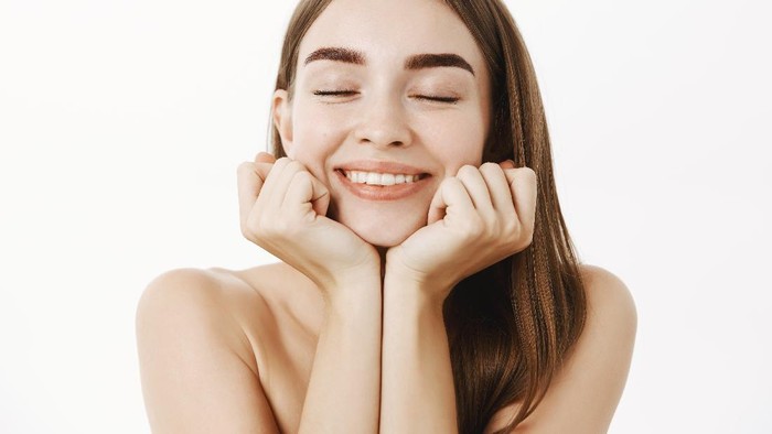 Manfaat Niacinamide yang Perlu Kamu Ketahui Untuk Kulit Glowing