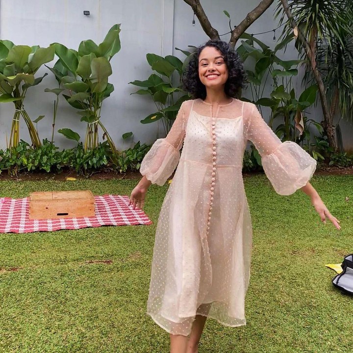 <p>Jika dilihat dari profil LinkedIn-nya, prestasinya antara lain berhasil delegasi terbaik, best position di Indonesia Model United Nation. (Foto: Instagram @mutiarabaswedan)</p>