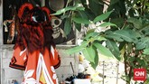 FOTO: Pembuat Kostum Anime yang Bertahan Saat Pandemi Bisnis pembuatan kostum anime merupakan usaha kecil menengah yang bertahan di masa pandemi covid-19.