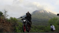 Gunung Ile Lewotolok NTT 90 Kali Erupsi Sejak Jumat Sore-Malam