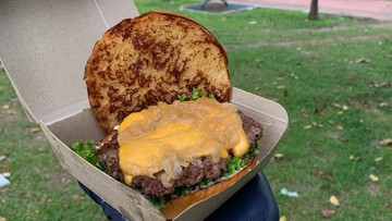 Merasakan perbedaan profesi pilot dan penjual burger