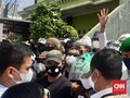 Ricuh di Petamburan, Massa FPI Usir dan Umpat Polisi