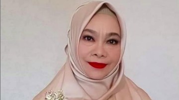 Pemakaman ibunda sesuai prosedur COVID-19, Ririn Ekawati lakukan isolasi