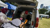 FOTO : Simulasi Kampung Siaga Bencana di Ibu Kota Kegiatan simulasi Kampung Bencana diprakarsai Pemkot Jakpus guna meningkatkan kemampuan petugas dan warga menangani banjir yang kerap terjadi di wilayahnya.