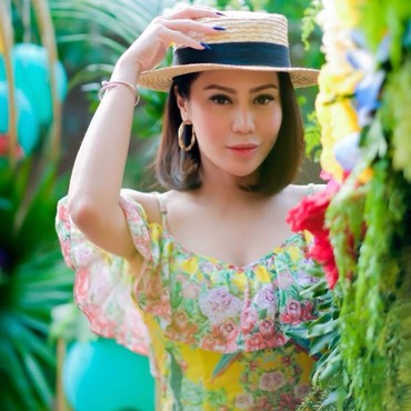 Pisah Rumah 1 Tahun, Vicky Zainal & Suami Pilih Cerai