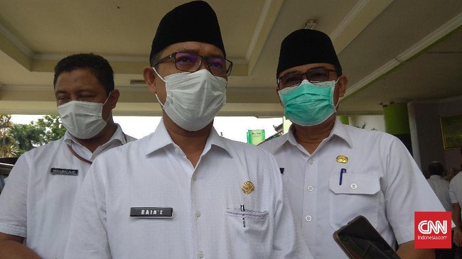 Wakil Bupati Pamekasan Raja'e tak mengetahui alasan massa mengepung rumah Mahfud MD di Madura.