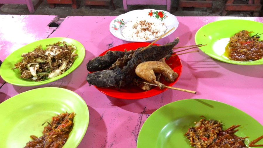 5 Tempat Jajan Pecel Ayam dan Lele Enak di Malam Hari, Dijamin Kenyang! 5 Tempat Jajan Pecel Ayam dan Lele Enak di Malam Hari, Dijamin Kenyang!