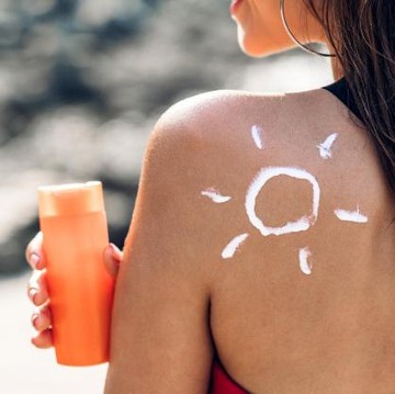 img-title Alkohol Dalam Skincare Berbahaya ? Belum Tentu, Justru Ini Manfaatnya!