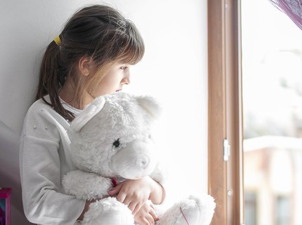 Bun, Kenali Tanda Anak Alami Social Anxiety & Cara Mengatasinya