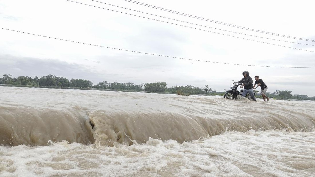 FOTO: Banjir di Banyumas Akibat Luapan Sungai Serayu