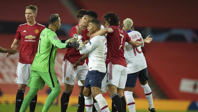 Manchester United bermain imbang 1-1 dengan Paris Saint-Germain di babak pertama Liga Champions, Kamis (3/12) dini hari WIB.