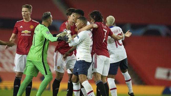 MU Tahan Imbang PSG di Babak Pertama Manchester United bermain imbang 1-1 dengan Paris Saint-Germain di babak pertama Liga Champions, Kamis (3/12) dini hari WIB.