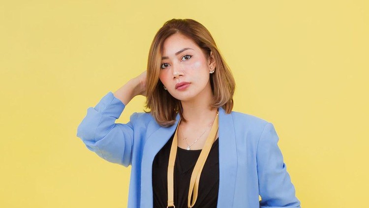 Delta Hesti istri Tom Liwafa