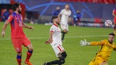 FOTO: Giroud Mengamuk, Chelsea Tekuk Sevilla 4-0 Olivier Giroud mengamuk dan memborong empat gol untuk membawa Chelsea menang 4-0 atas Sevilla pada matchday kelima Liga Champions.