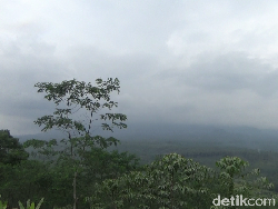 PVMBG Sebut Status Gunung Semeru Masih Waspada