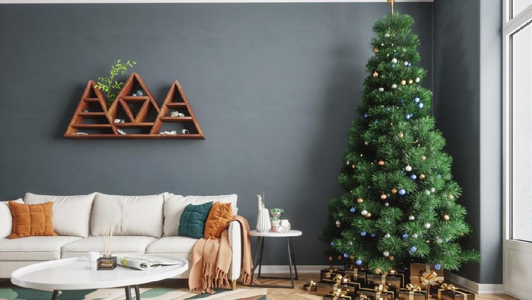 Ide Dekorasi Pohon Natal 2020 2020 New Year Alternative Christmas trees homemade cookies Christmas-tree decorations-balls lying on a blue background. Close-up, horizontal layout, copy space.