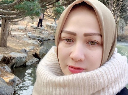 Tak Banyak yang Tahu, Intip 7 Potret Cantiknya Istri Komedian Bedu