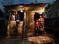 FOTO: Wajah Cemas Warga Brasil Bansos Covid Akan Disetop