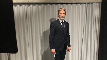 img-title Mads Mikkelsen Pesimis Gantikan Johnny Depp di 'Fantastic Beasts'