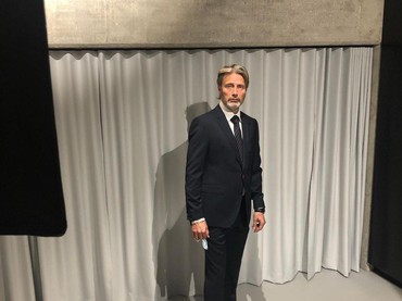 Mads Mikkelsen Pesimis Gantikan Johnny Depp di 'Fantastic Beasts'
