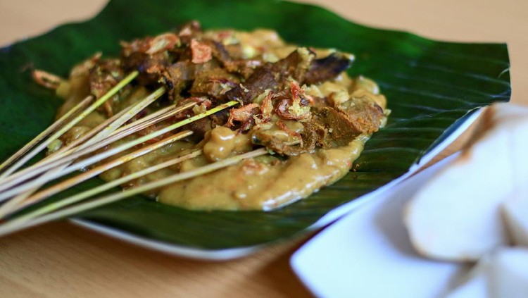 Mantap! 5 Sate Padang Kaki Lima Ini Buka Sampai Dini Hari