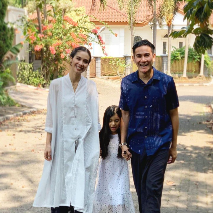 <p>Kita doakan keluarga kecil Marsha Timothy dan Vino G Sebatian selalu diberi kesehatan serta kebahagiaan ya, Bunda.  (Foto: Instagram @marshatimothy)</p>