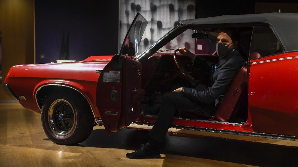 FOTO: Mobil Klasik James Bond Cougar XR7 'Provokasi' Kolektor