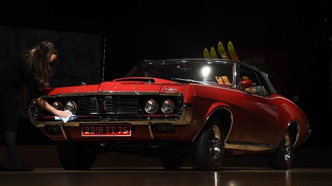 FOTO: Mobil Klasik James Bond Cougar XR7 'Provokasi' Kolektor