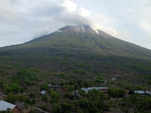 Gunung Ili Lewotolok Erupsi Lagi, Waspada Longsoran Lava