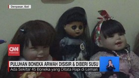VIDEO: Puluhan Boneka Arwah Disisir & Diberi Susu