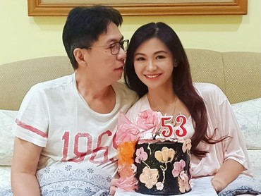 img-title Pesona Puspa Dewi, Nenek 53 Tahun yang Masih Kayak ABG