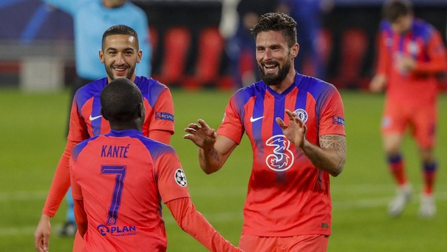 Olivier Giroud membuat kejutan dengan catatan quattrick ke gawang Sevilla dalam ajang Liga Champions.