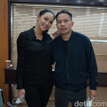 Beredar Surat Keterangan Bukti Vicky Prasetyo & Kalina Segera Nikah