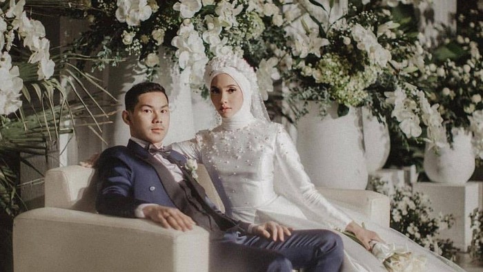 6 Potret Pernikahan Influencer Fita Wulansari yang Bertema Klasik