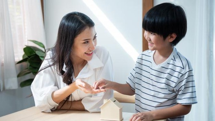 Gak Susah Kok, Ajari Kebiasaan Berhemat Sejak Dini pada Anak dengan 5 Cara Ini