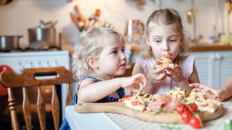 5 Kreasi Fast Food untuk Bujuk Anak agar Mau Makan Sayur 