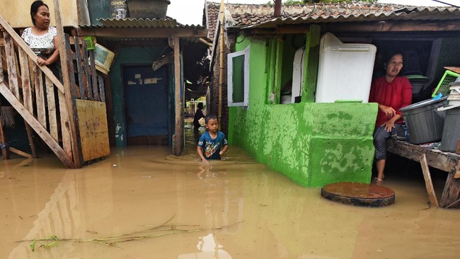 Banjir merendam 3.571 rumah di Kabupaten Balangan, Kalimantan Selatan. Sebanyak 11.816 jiwa terdampak oleh bencana itu.
