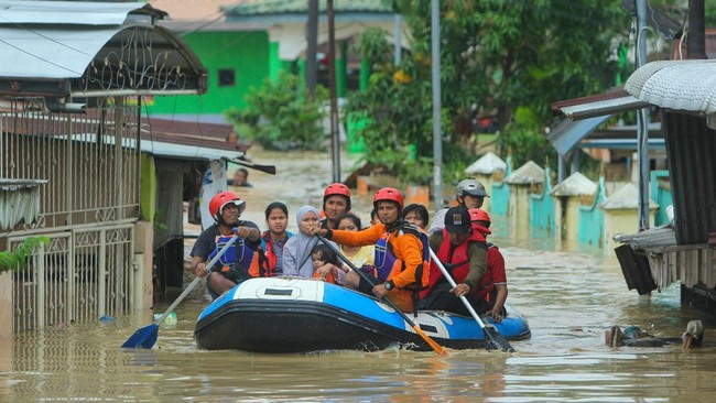BMKG beri peringatan dini potensi banjir dan tanah longsor di Sumatera Utara dalam dua hari ke depan akibat tekanan rendah Teluk Benggala.