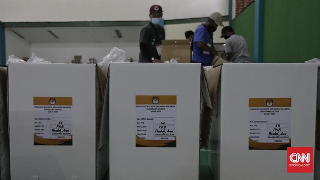 Satgas Covid-19 memperingatkan agar penyelenggaraan hajatan politik ini jangan sampai menjadi ajang penularan baru Covid-19.