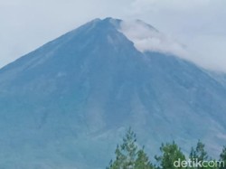 Sempat Muntahkan Lava Pijar, Status Gunung Semeru Masih Waspada