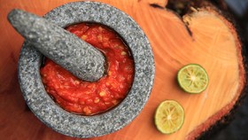 3 Pilihan Resep Sambal Terasi Ulek, Pedas Bikin Nagih