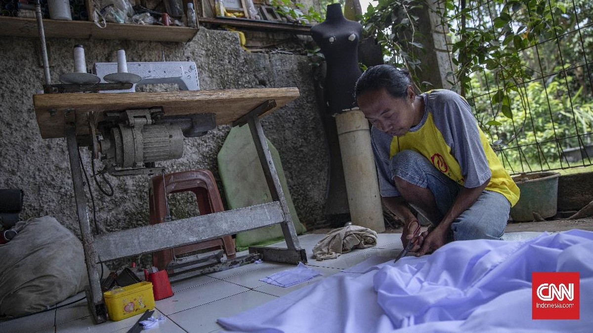 FOTO: Asa Desainer Kostum Kucing Kala Pandemi