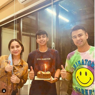 Buka Baju Depan Nagita Slavina, Bagian Tubuh Dimas Ahmad Bikin Salah Fokus