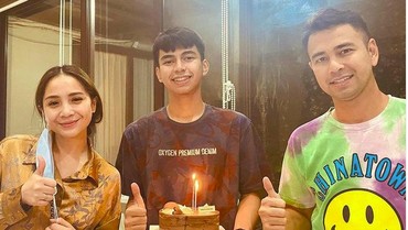 img-title Buka Baju Depan Nagita Slavina, Bagian Tubuh Dimas Ahmad Bikin Salah Fokus