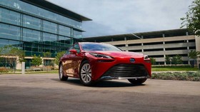 Tangki Lebih Besar, Mobil Hidrogen Toyota Mirai Tembus 643 Km