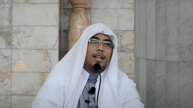 Menurut Mabes Polri Maaher At-Tahuwailibi meninggal di rutan lantaran sakit dan menolak dibawa ke RS Polri.