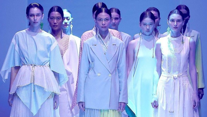 Bangga! 4 Brand Fashion Lokal Ini Menerapkan Konsep Sustainability Fashion dalam Tiap Koleksinya Bangga! 4 Brand Fashion Lokal Ini Menerapkan Konsep Sustainability Fashion dalam Tiap Koleksinya