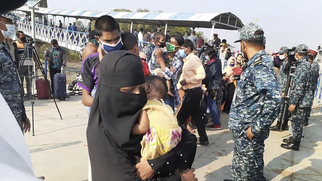 FOTO: Pengungsi Rohingya Ditempatkan di Pulau Terpencil