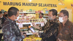 Pensiunan TNI Buka Sembako Toko Bantuan Bank Mantap